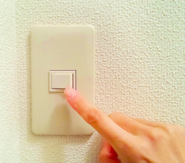 ドアノブの汚れを掃除